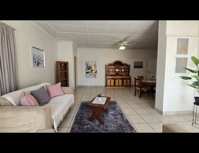 3 BEDROOM FREEHOLD FOR SALE IN SOUTH CREST